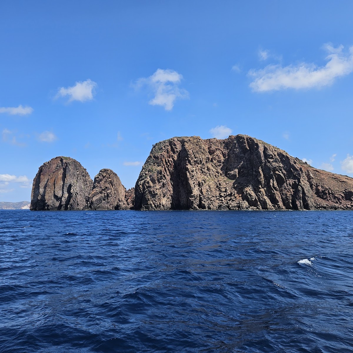 Milos — Milos Adventures — galeri
