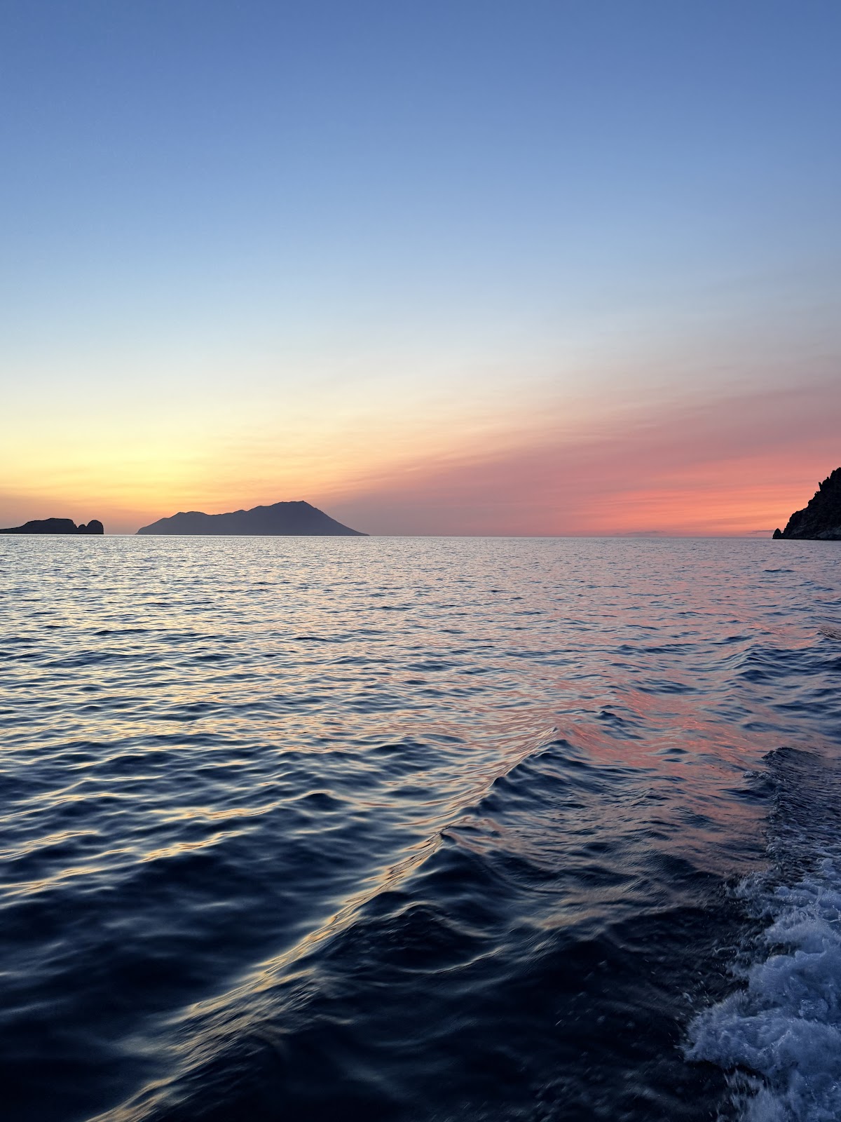 Milos — Milos Adventures — galeri