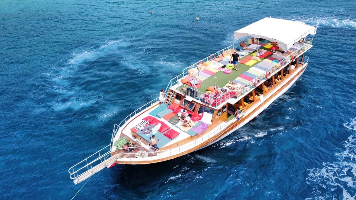 Kuşadası — Kusadasi Tekne Turu Evrim 1 Erdal Kaptan — gallery