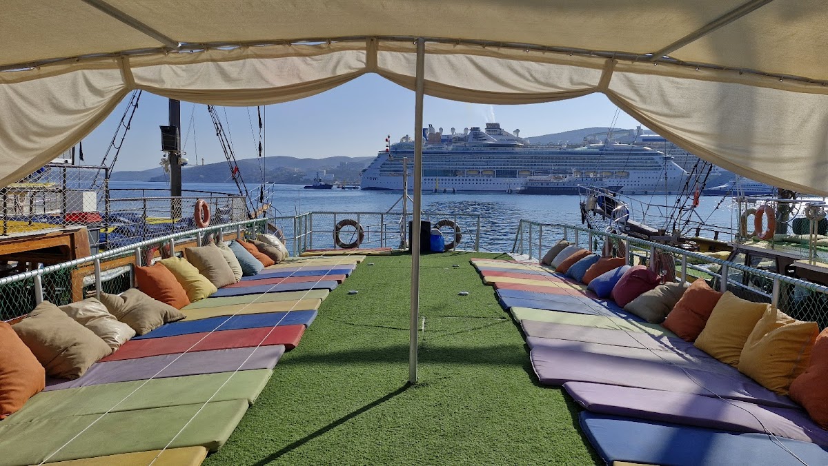 Kuşadası — Kusadasi Tekne Turu Evrim 1 Erdal Kaptan — gallery