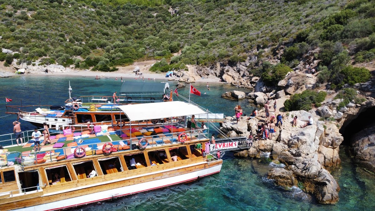Kuşadası — Kusadasi Tekne Turu Evrim 1 Erdal Kaptan — gallery