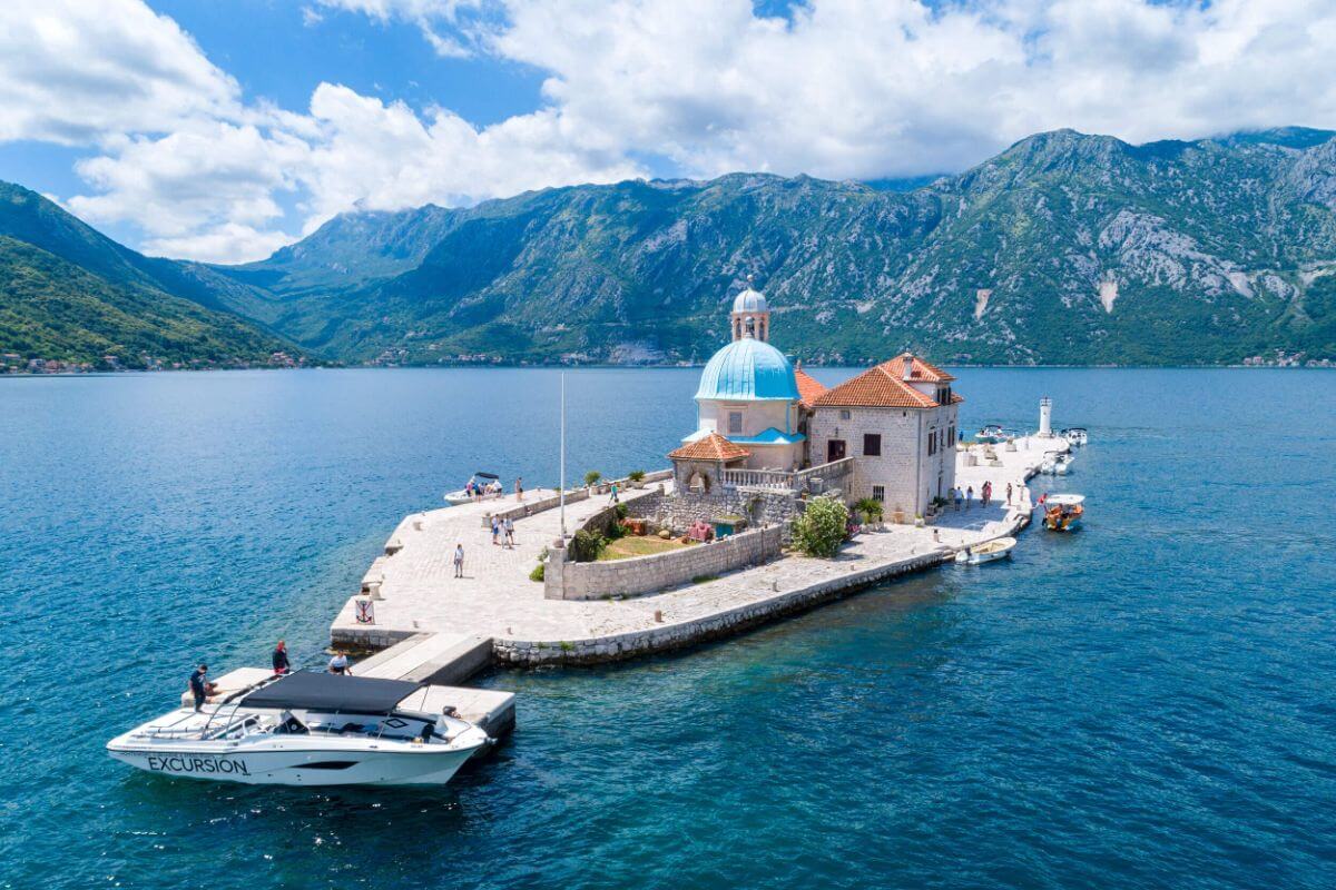 Kotor — Kotor Boat Tours Blue Cave Our Lady Of The Rocks Submarine — galeri