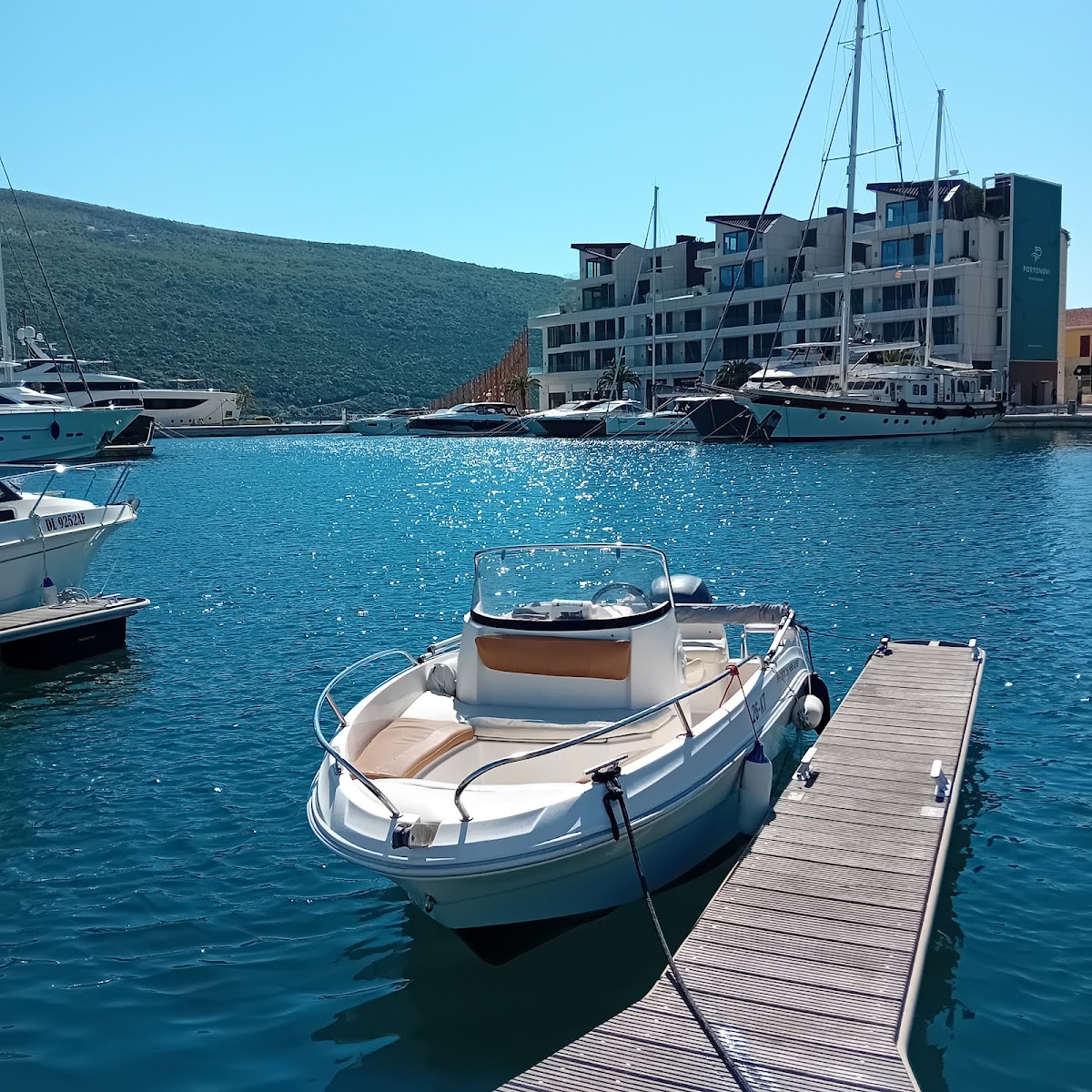 Kotor — Akruvium Speed Boat Tours — galeri
