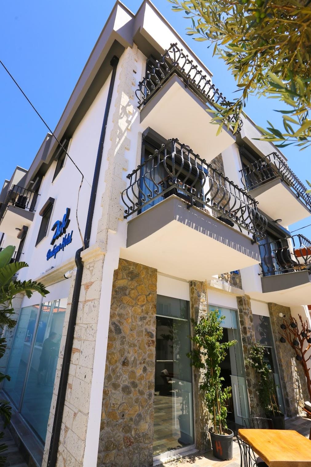 Çeşme — Dali Boutique Hotel Çeşme - Sıcak ve Şık Butik Konaklama — galeri