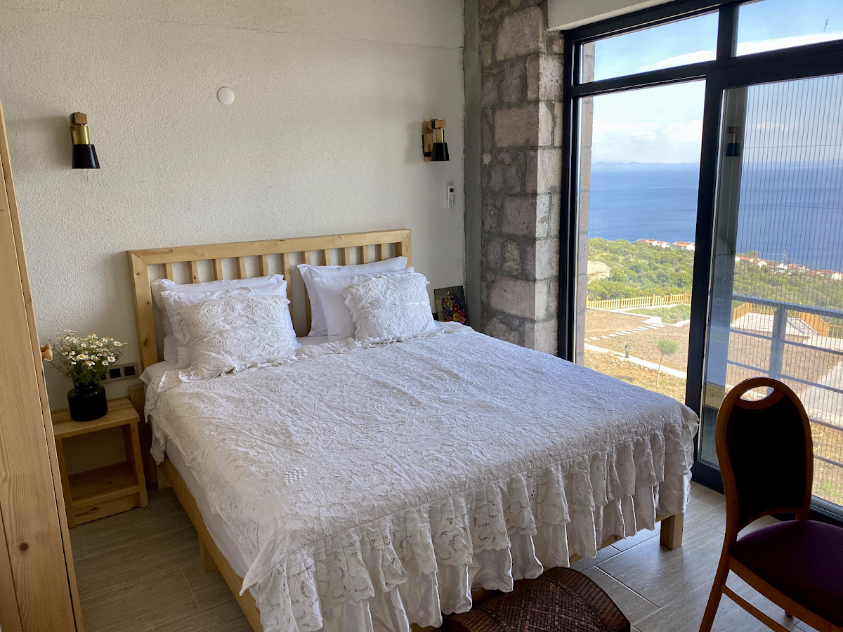 Assos — Karadut Tas Otel — galeri