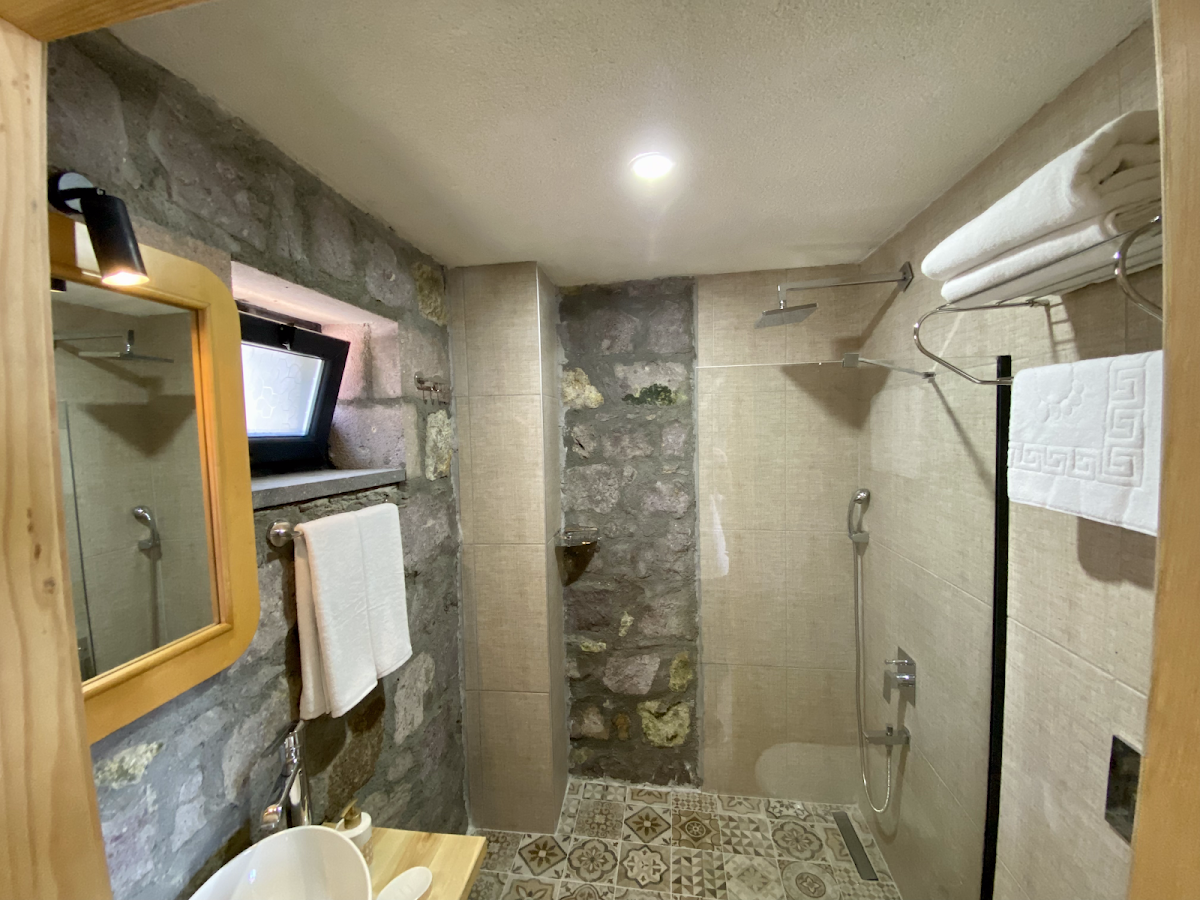 Assos — Karadut Tas Otel — galeri