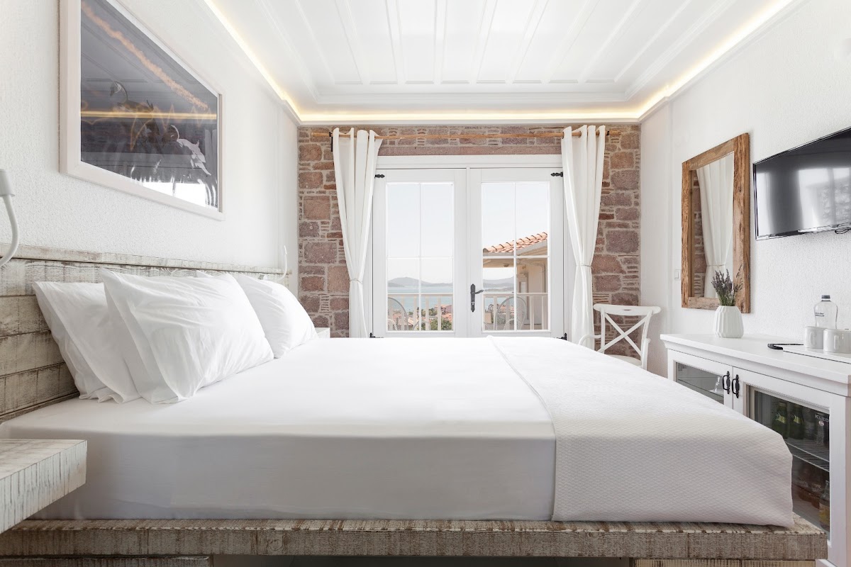 Cunda — Pur Beyaz Otel — gallery