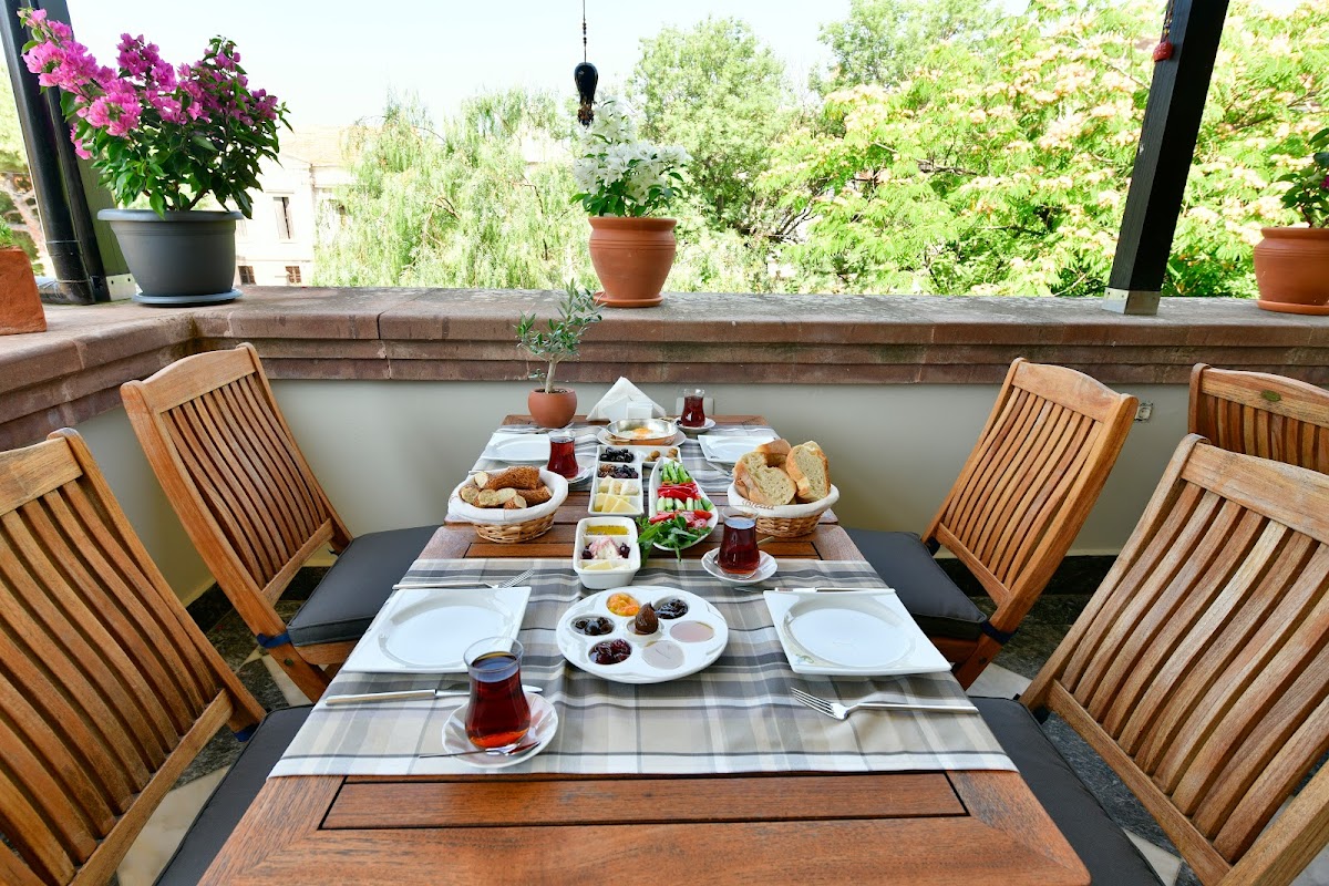 Cunda — Siyah Lale Cunda 1841 - Namık Kemal Otel Konaklama — galeri
