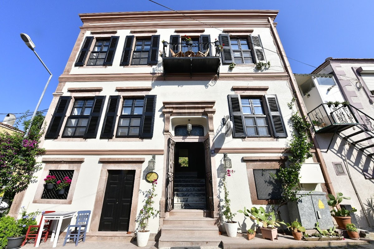 Cunda — Siyah Lale Cunda 1841 - Namık Kemal Otel Konaklama — galeri