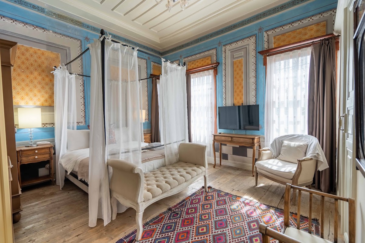 Ayvalık — Ayvalik Otel Macaron Konagi — gallery