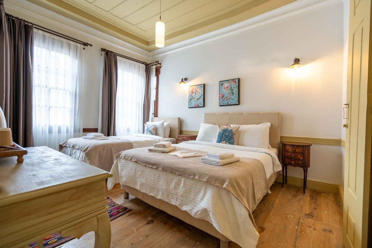 Ayvalık — Ayvalik Otel Macaron Konagi — gallery