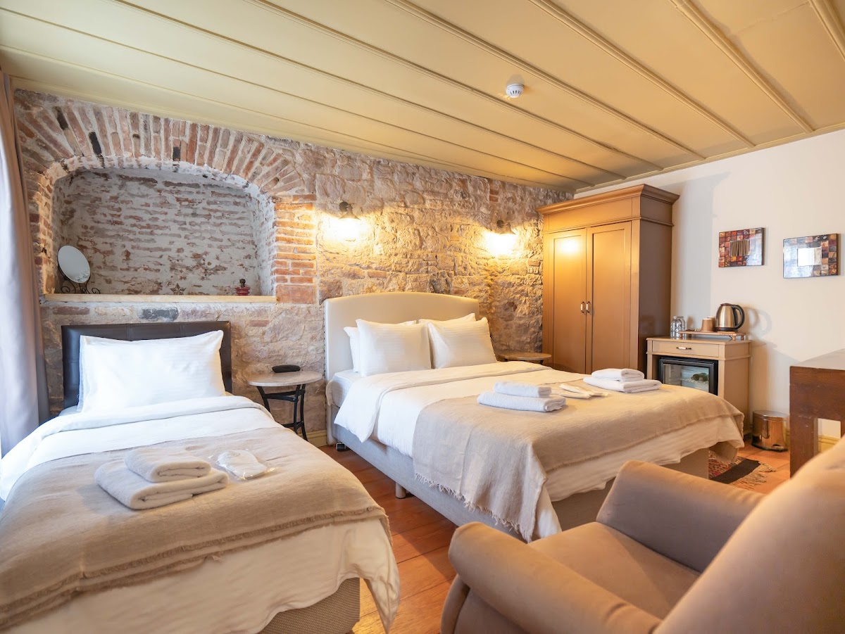 Ayvalık — Ayvalik Otel Macaron Konagi — gallery