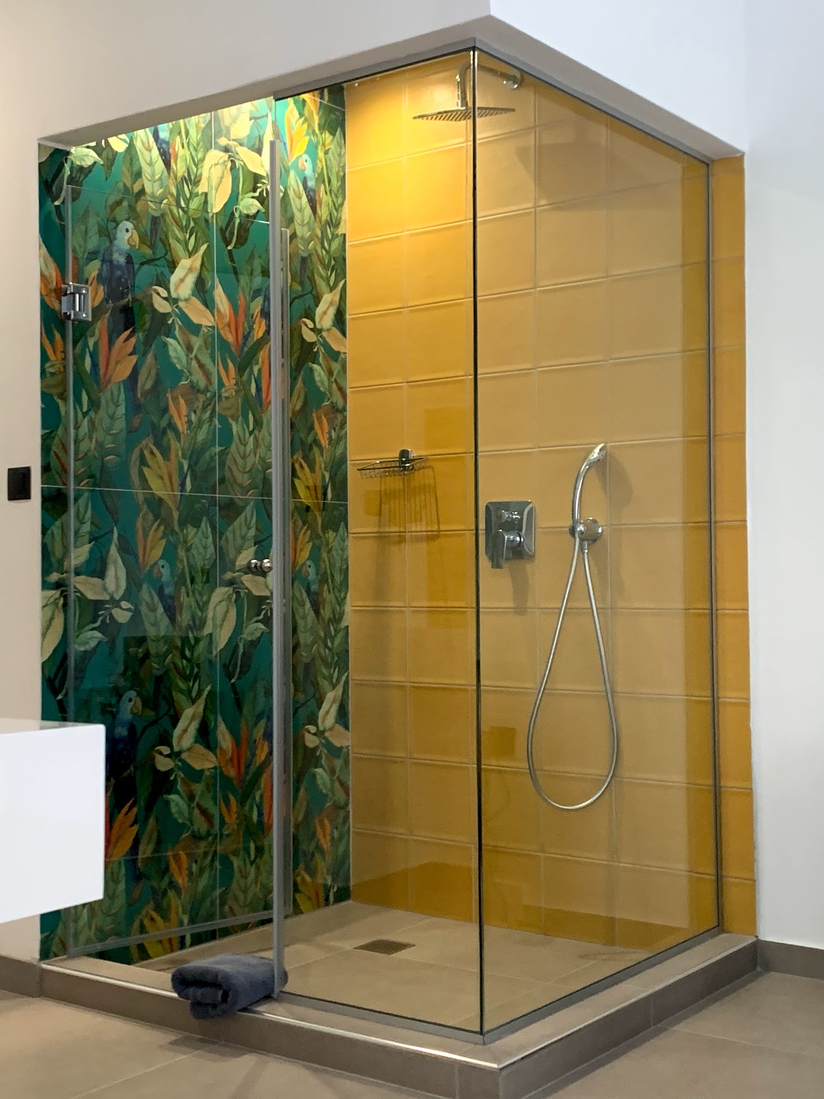 Thessaloniki — The Maroon Bottle Luxury Suites — galeri
