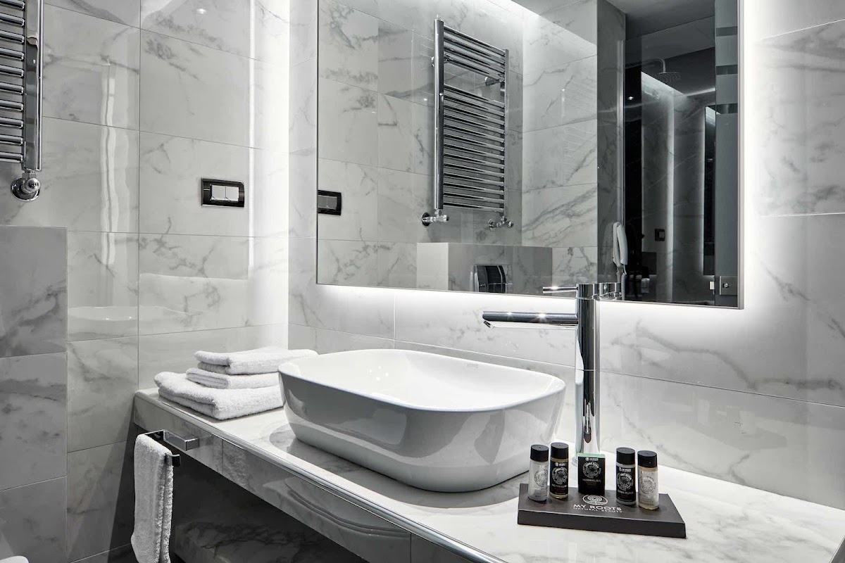 Thessaloniki — Antigon Urban Chic Hotel — gallery