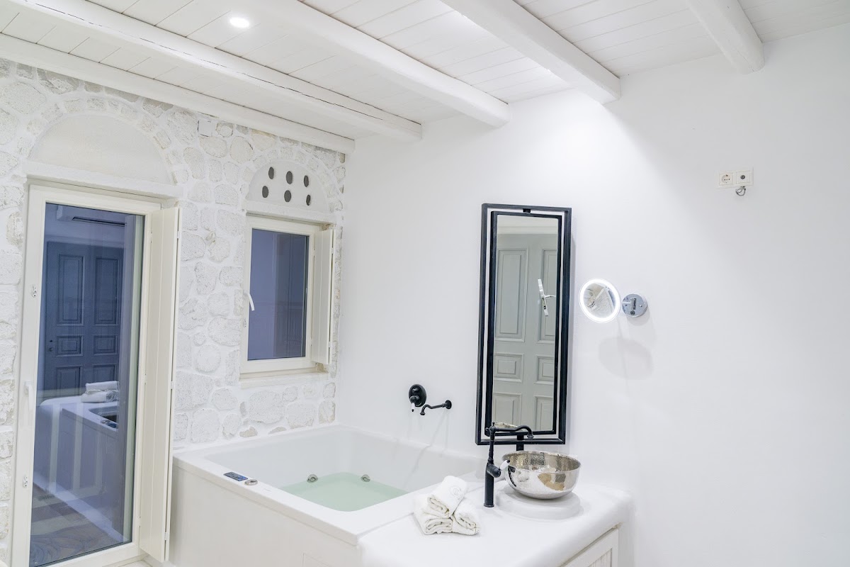 Naxos — Euphoria Downtown — galeri