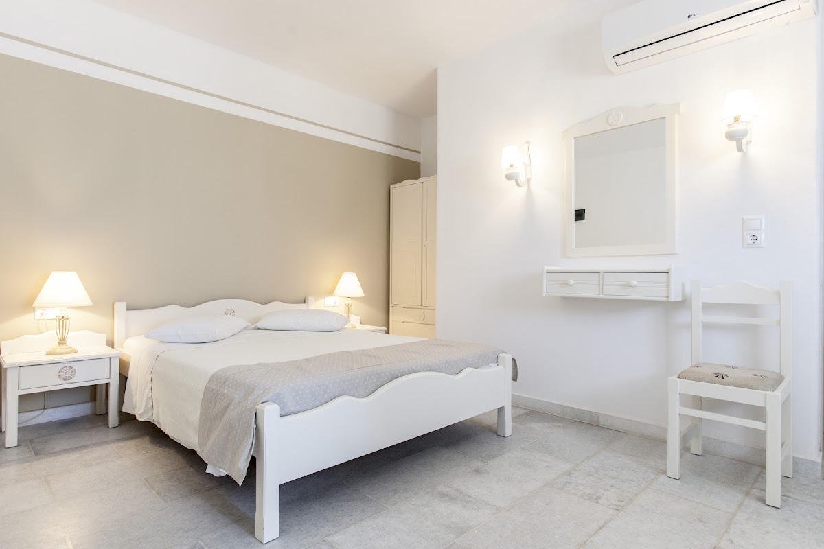 Naxos — Studios Athina Plaka — gallery