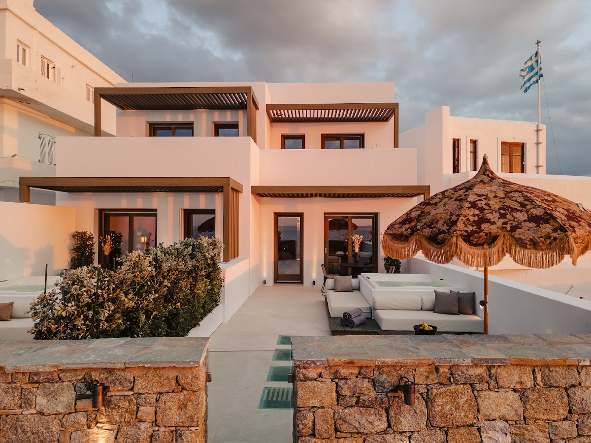 Naxos — Naxos Rhyton Adults Only — gallery