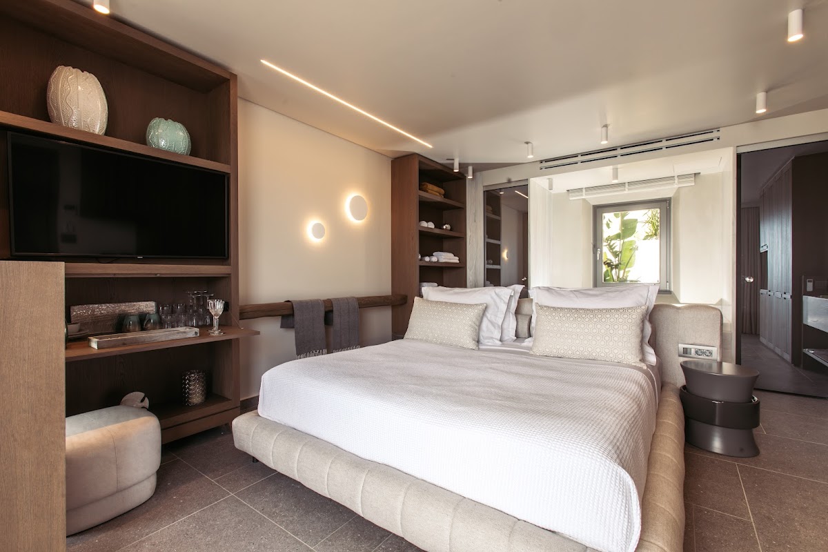 Naxos — Santana Beach Suites — gallery