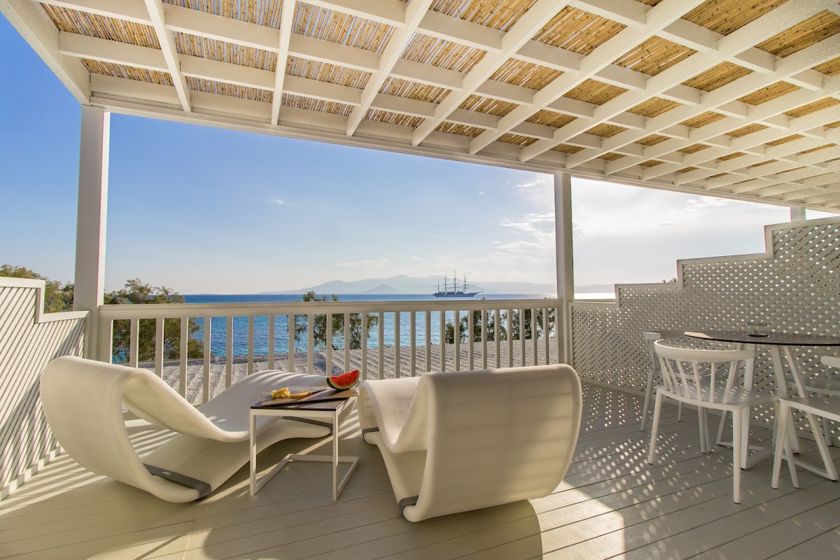 Naxos — Santana Beach Suites — gallery