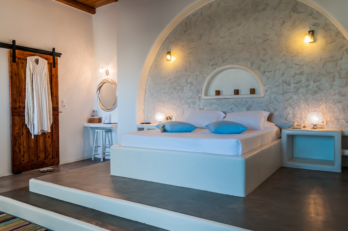 Milos — Eiriana Luxury Suites — gallery