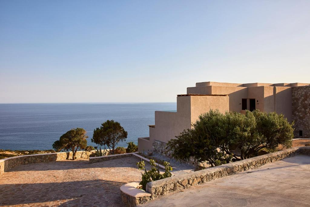 Milos — Noma Milos Delmar Collection — gallery