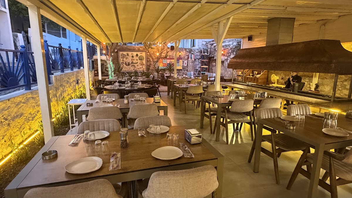 Alaçatı — Hurmuz Ocakbasi Kebap Restoran Alacati — galeri