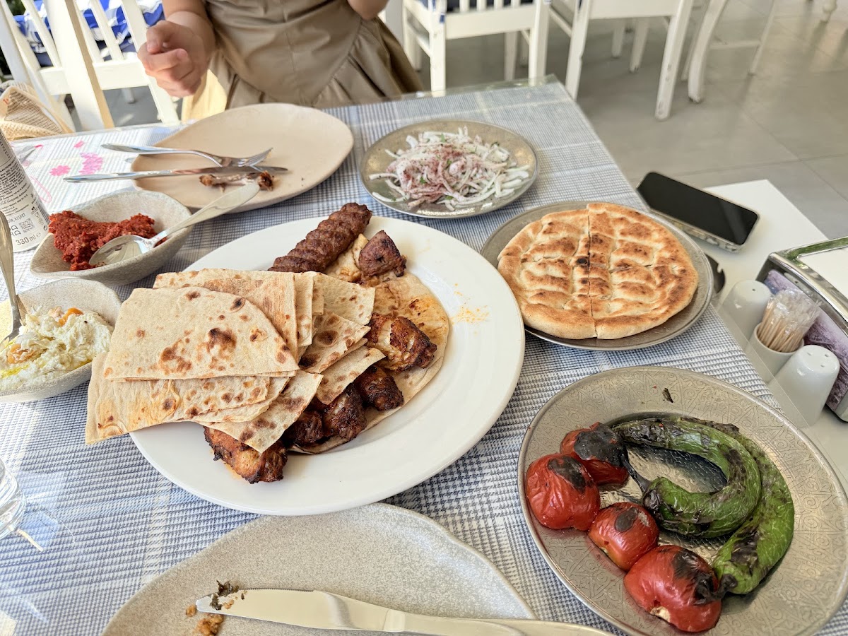 Alaçatı — Hurmuz Ocakbasi Kebap Restoran Alacati — galeri