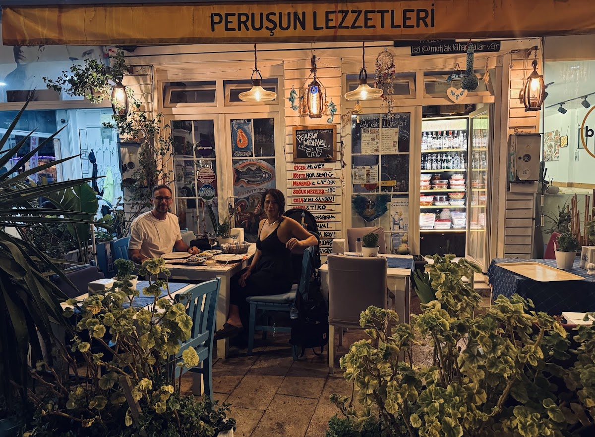 Çeşme — Perus Un Meyhane Lezzetleri Cesme Cigercisi — gallery