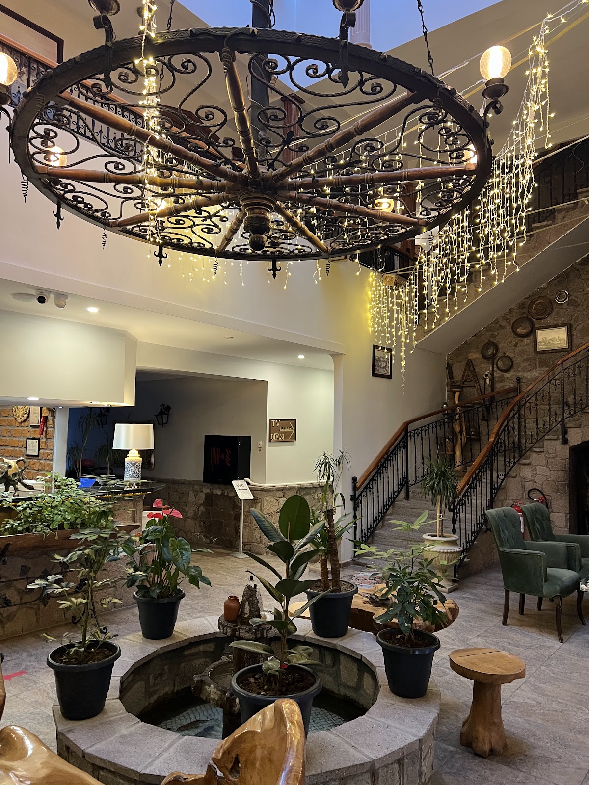 Behram — Assos Kervansaray Restoran - Behram'da Lezzet Durağı — galeri