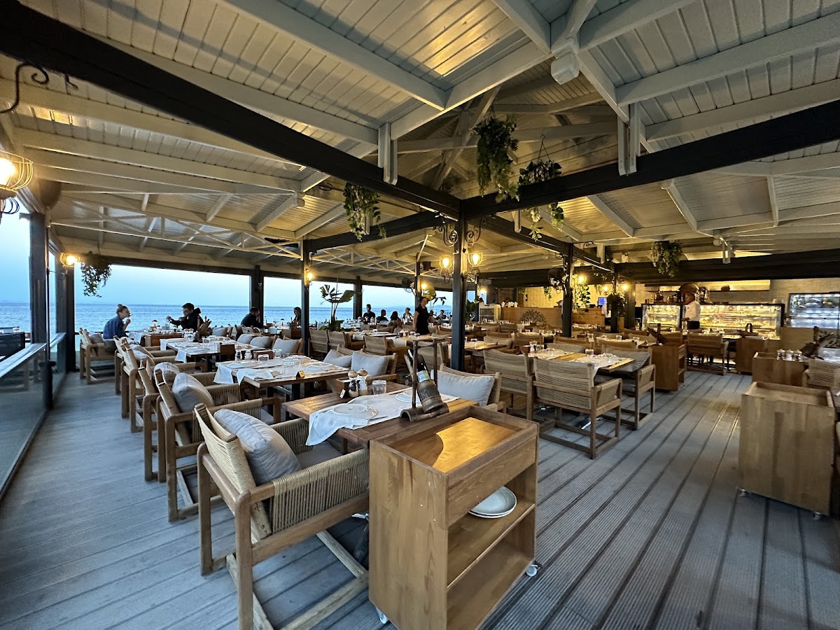 Behram — Assos Kervansaray Restoran - Behram'da Lezzet Durağı — galeri