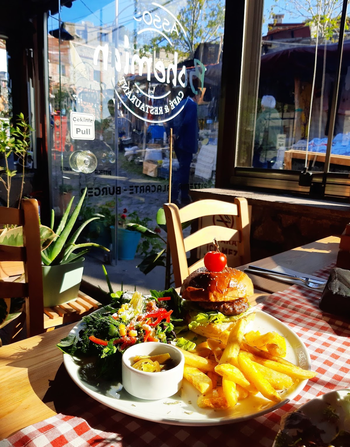 Behram — Assos Cafe Canakkale - Behram'da Lezzetli Cafe Deneyimi — galeri