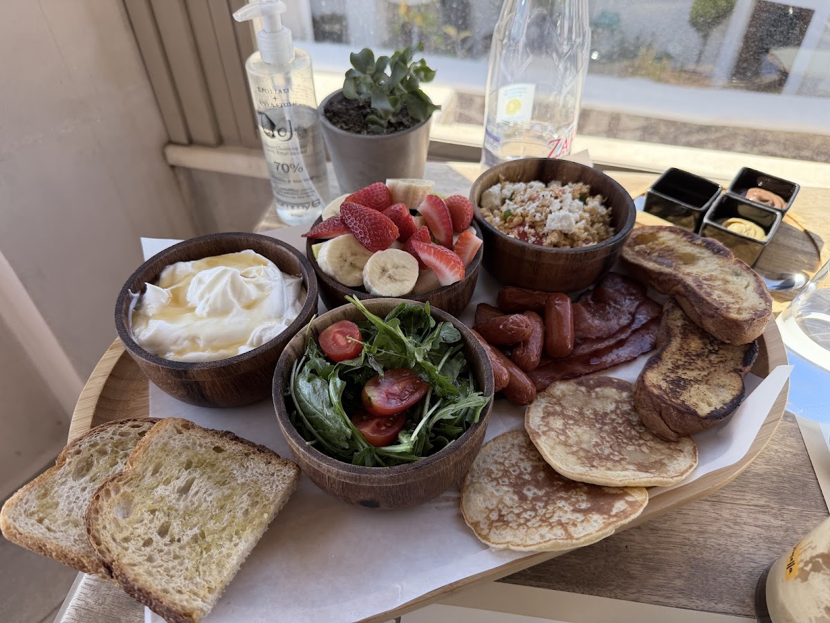 Santorini — Tholoto Brunch Restaurant — galeri