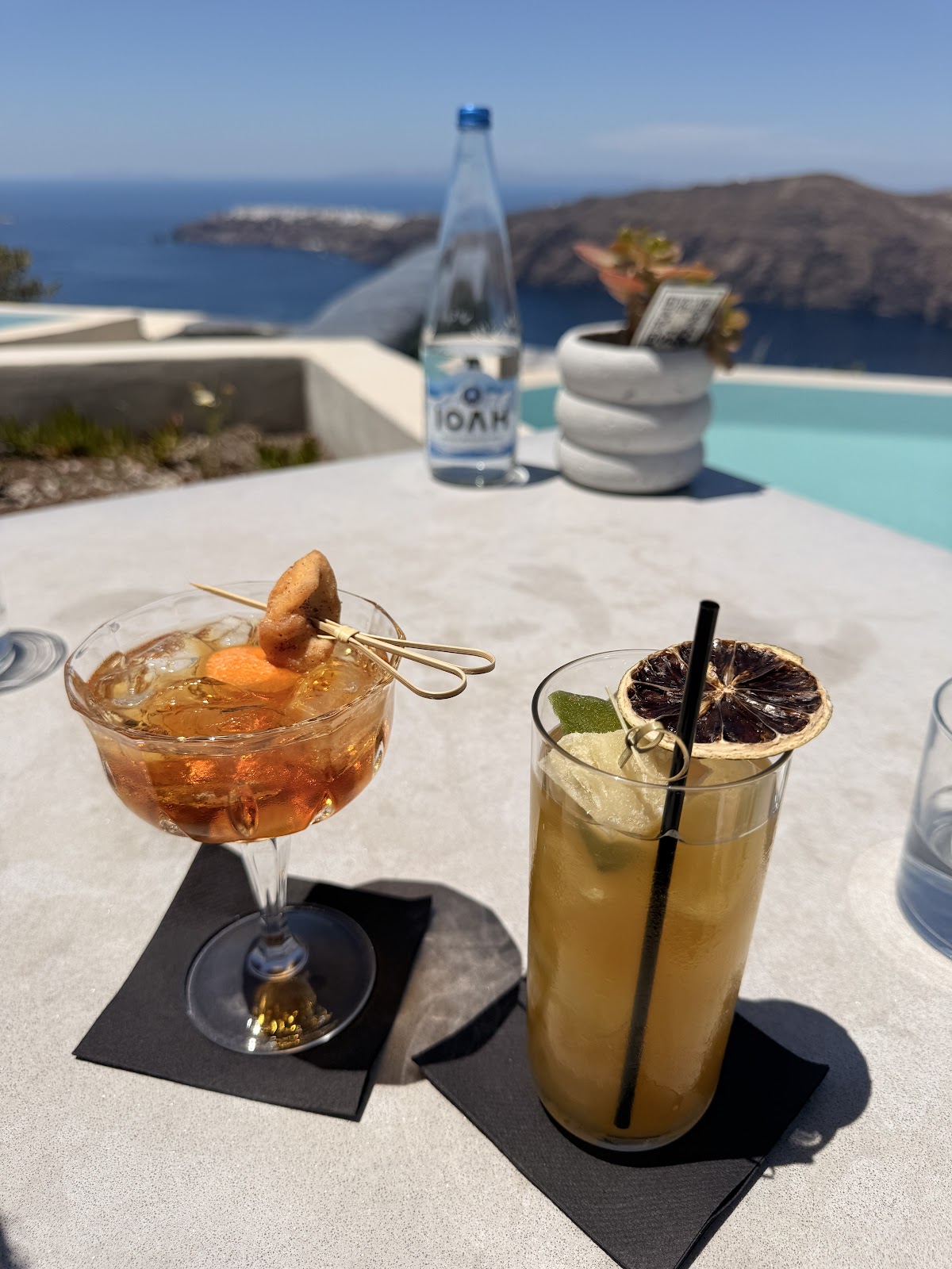 Santorini — Above Bistro — galeri