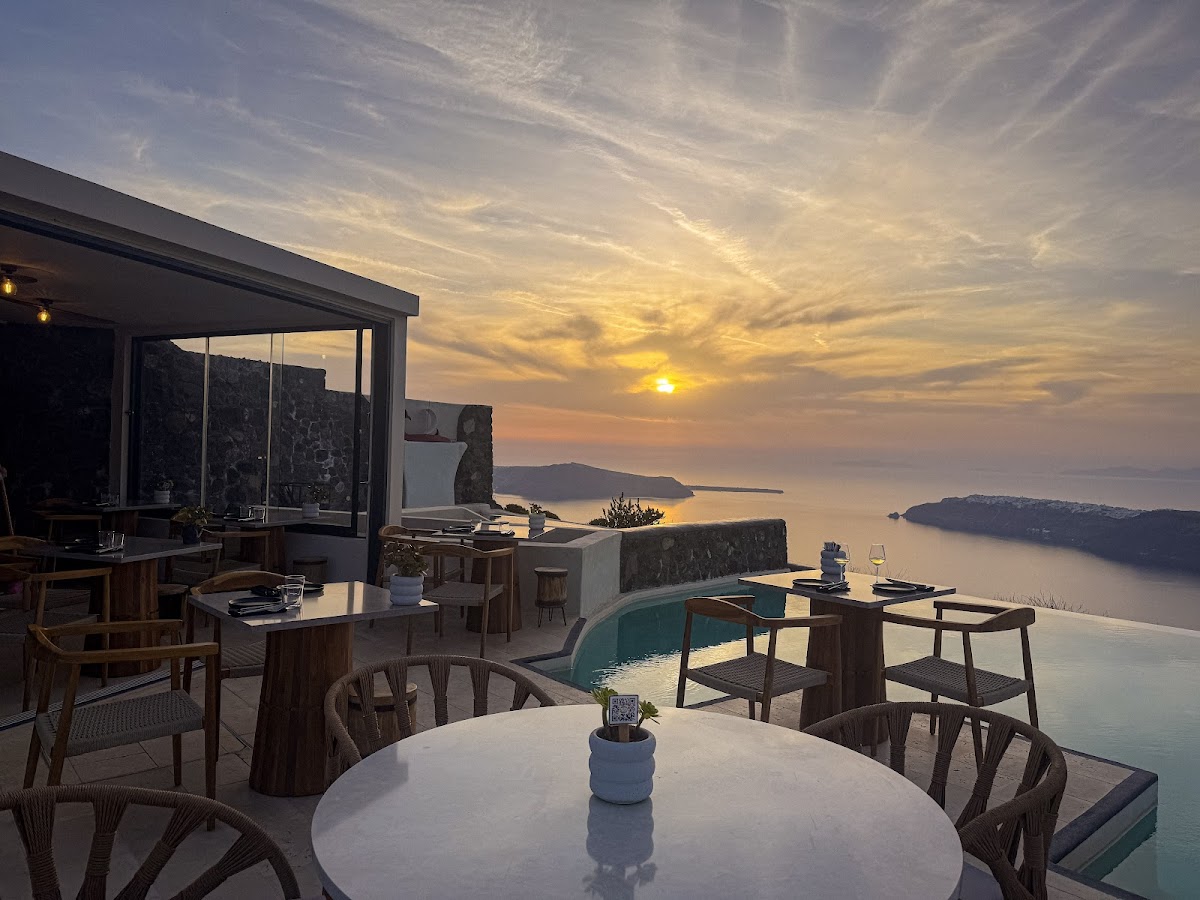 Santorini — Above Bistro — galeri