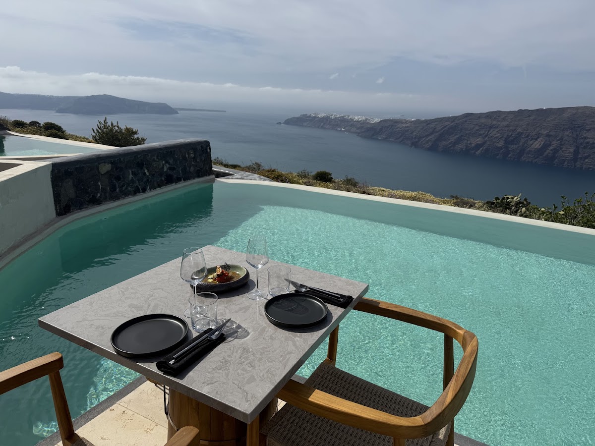Santorini — Above Bistro — galeri