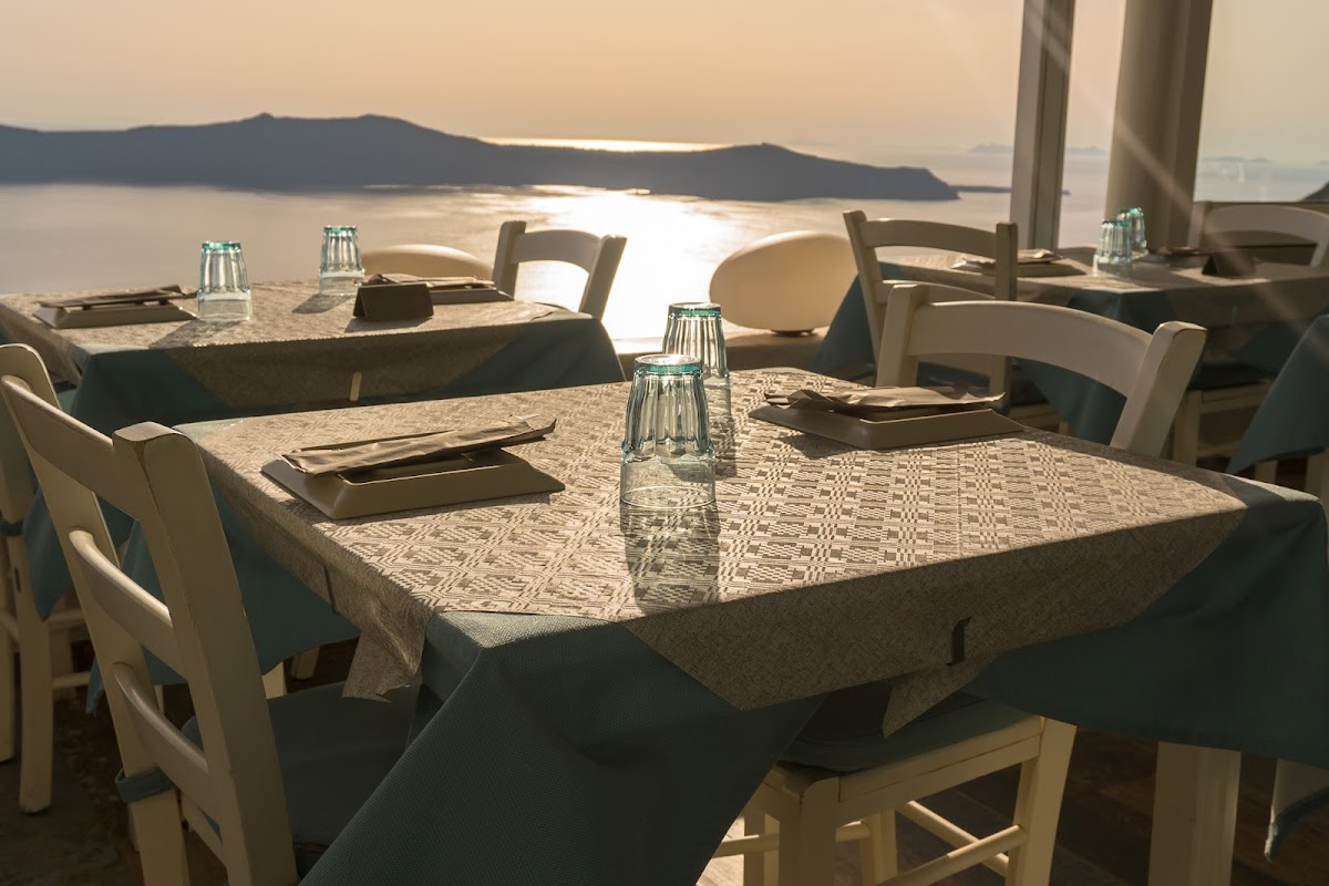 Santorini — Remvi Restaurant And Suites — galeri