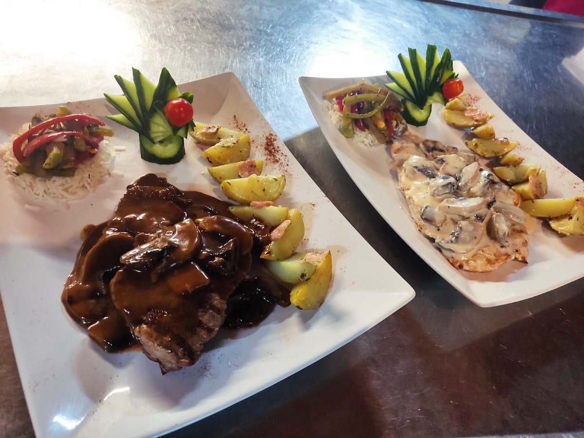 Lesvos — Meltemi Ristorante Pizzeria — gallery