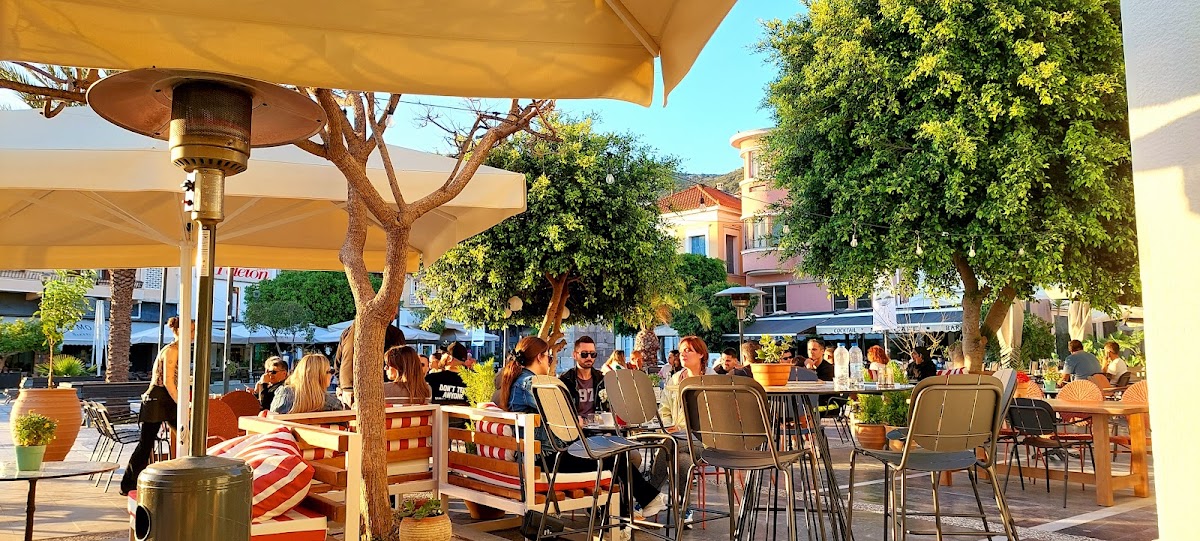 Samos — Platea Bar Restaurant Samos — galeri