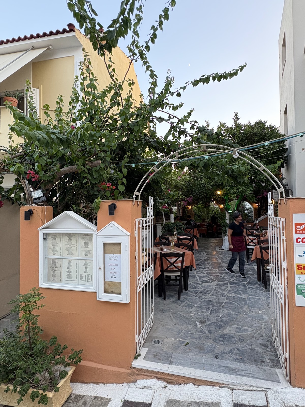 Samos — Irodion Garden Restaurant — galeri