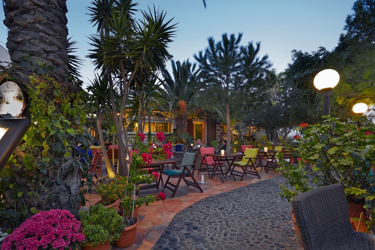Santorini — Pelican Kipos Cafe And Wine Restaurant — galeri
