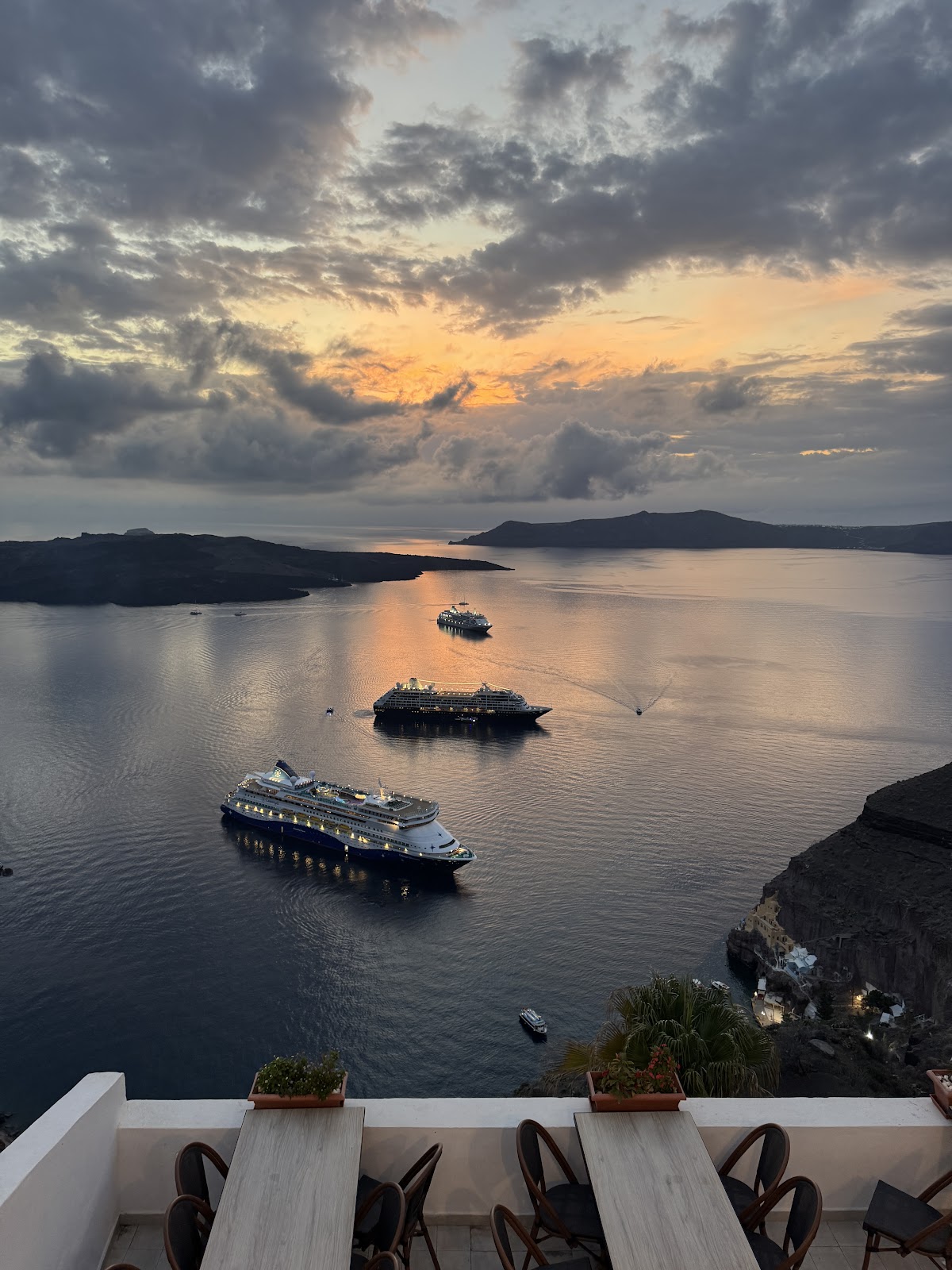 Santorini — Aris Restaurant — galeri