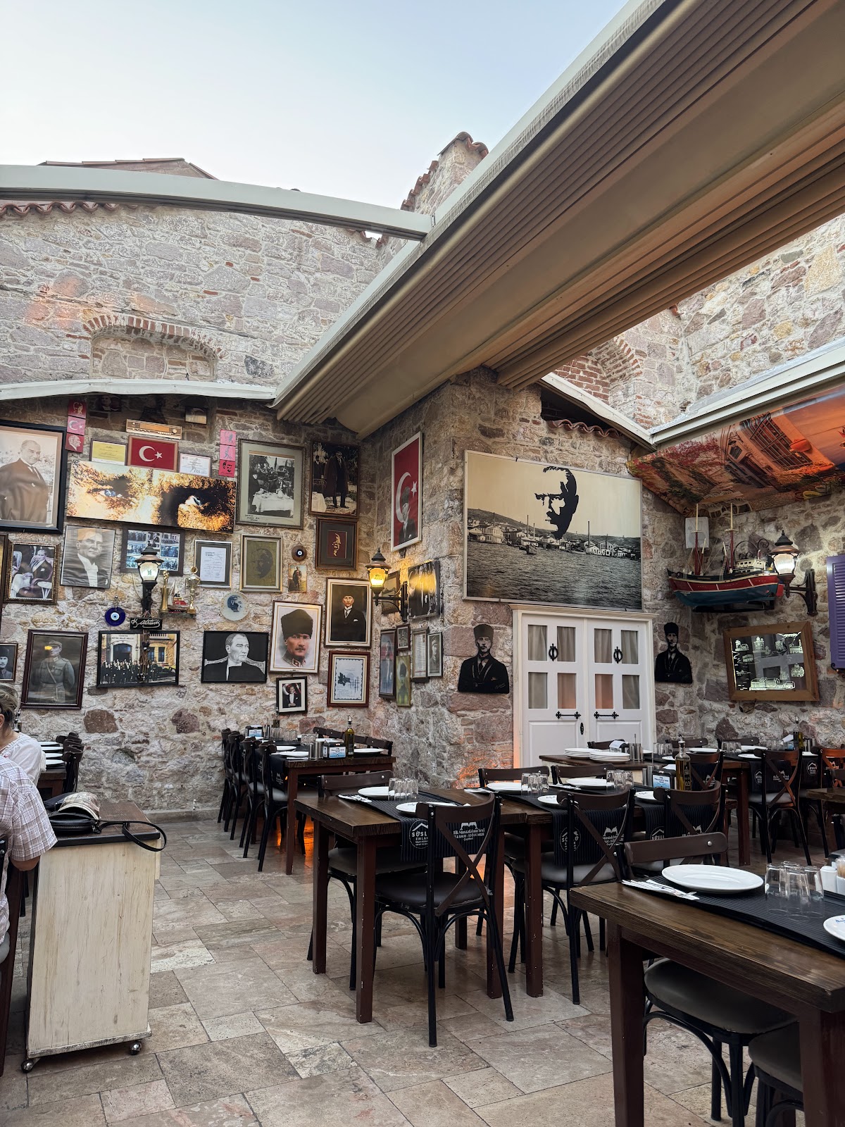 Ayvalık — Tik Mustafa Nin Yeri — gallery