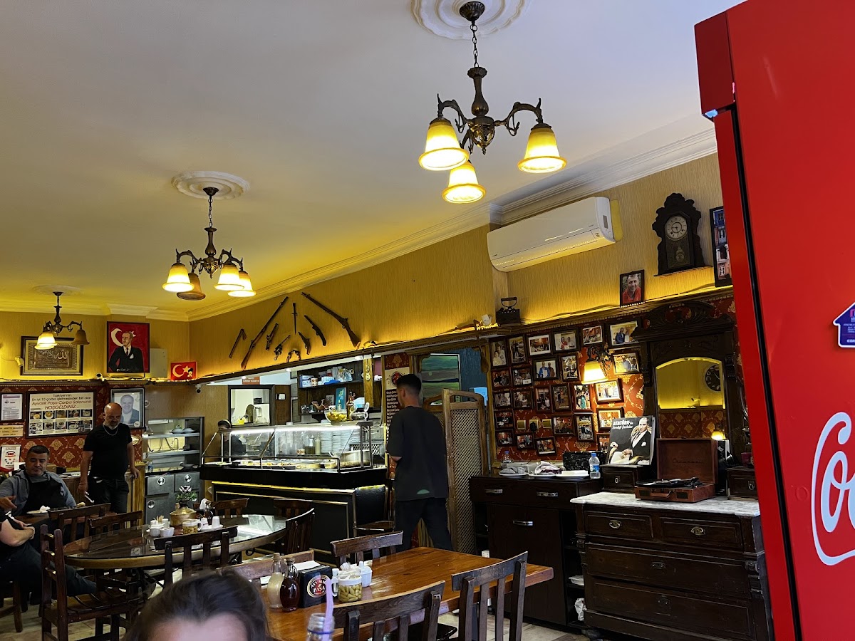 Ayvalık — Ayvalik Pasa Corba Ve Zeytinyagli Ev Yemekleri Salonu — gallery