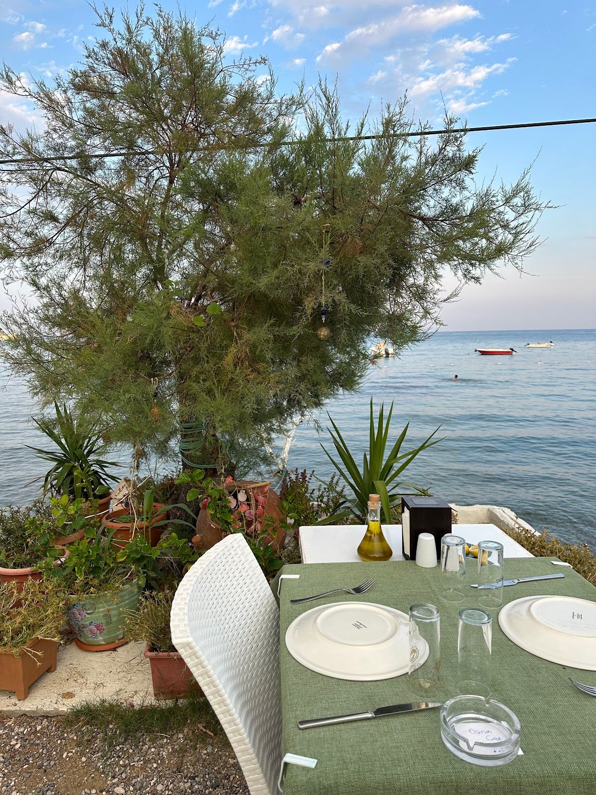 Karaburun — Ismetin Yeri Iskele Restaurant Yeni Beach — gallery