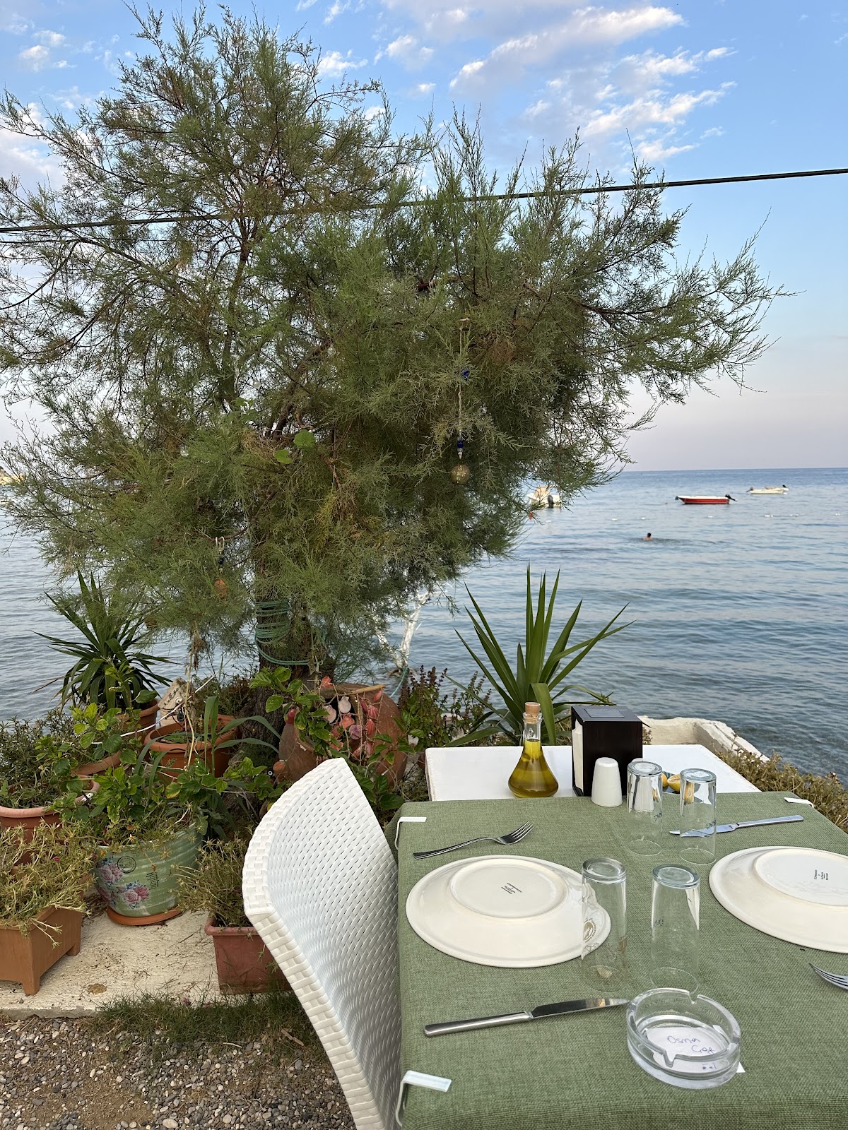 Karaburun — Ismetin Yeri Iskele Restaurant Yeni Beach — galeri