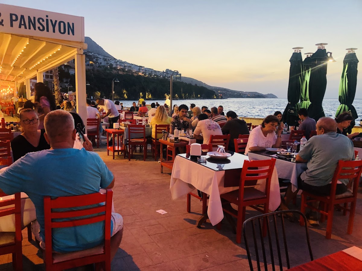 Karaburun — Denizkizi Derya Pansiyon Karaburun Pansiyon Canli Muzik Deniz Mahsulleri Restorant — gallery