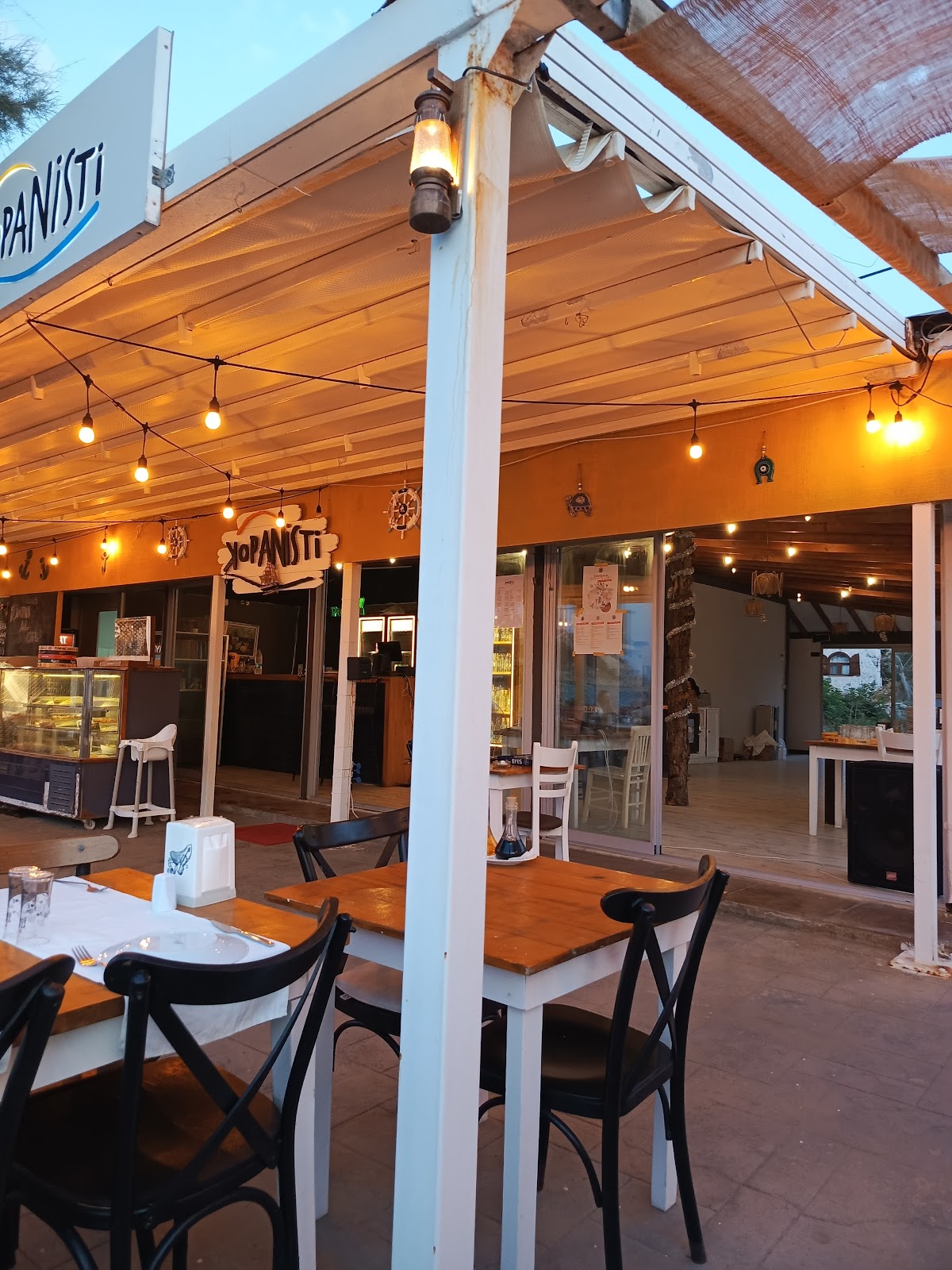 Karaburun — Karaburun Kopanisti Balik Restaurant — gallery