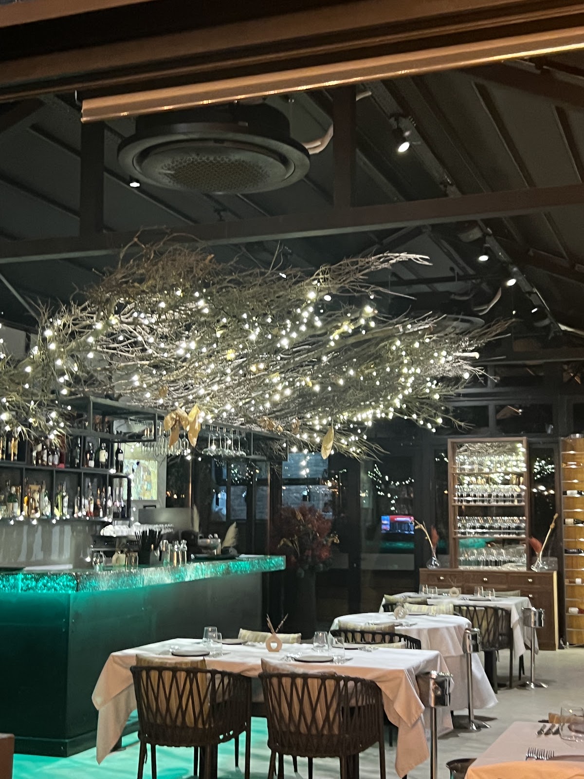 Karaburun — Mandarinn Restaurant — gallery