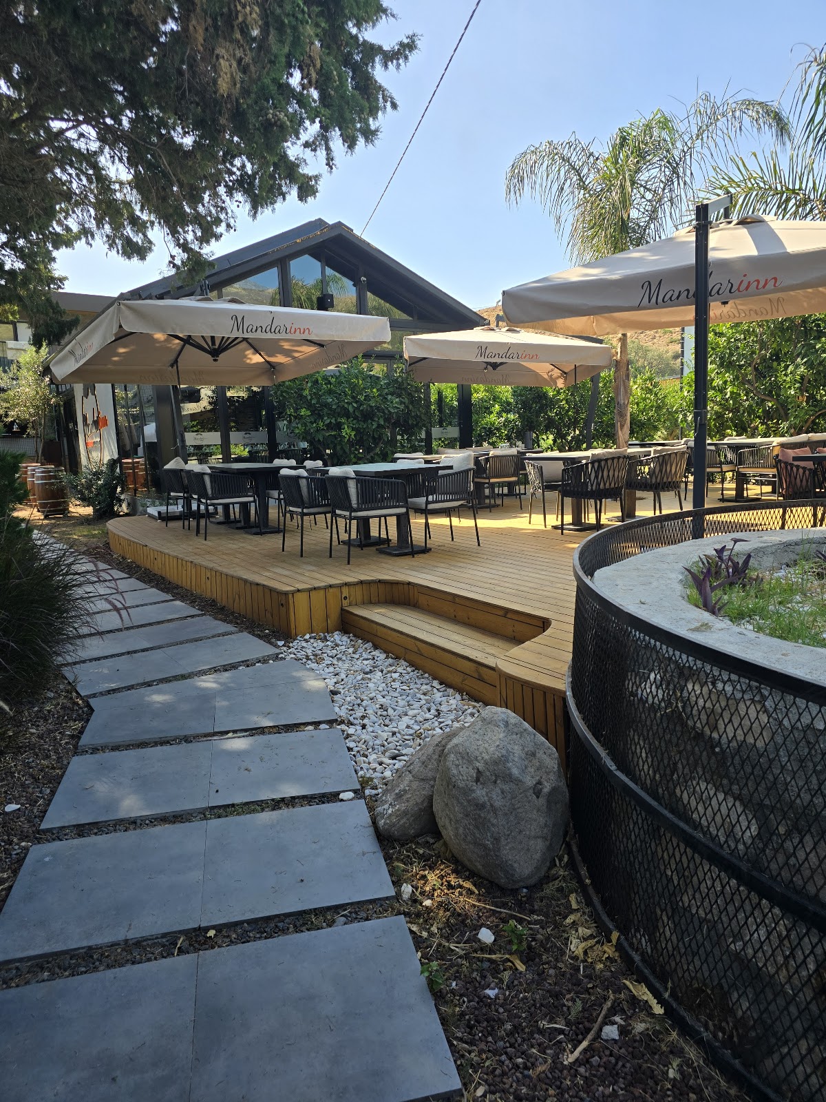 Karaburun — Mandarinn Restaurant — gallery