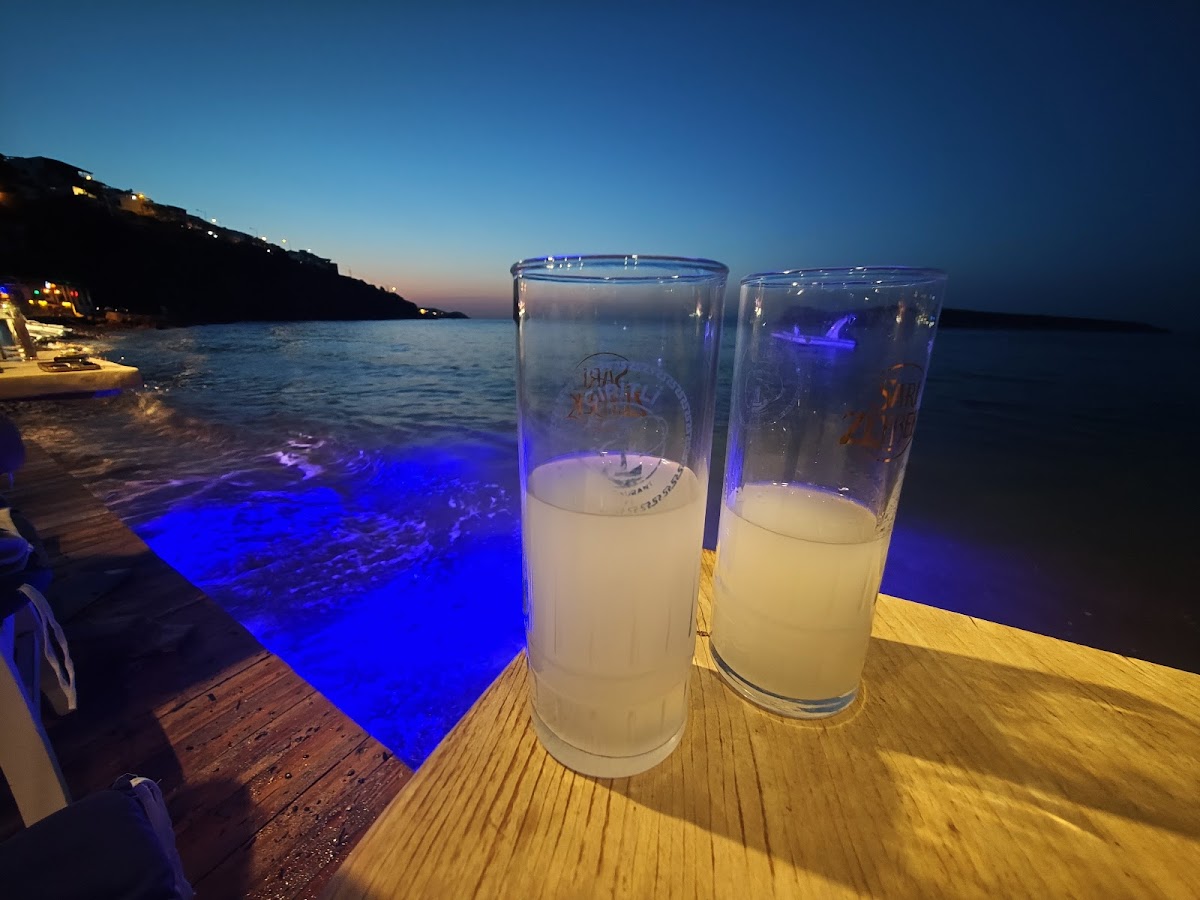 Karaburun — Giritlinin Yeri Rum Meyhanesi Butik Otel — gallery